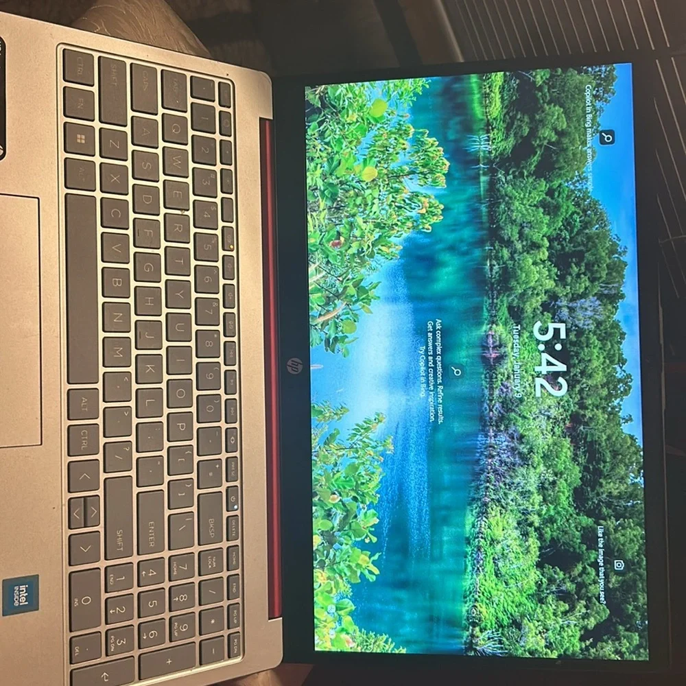 Red hp laptop